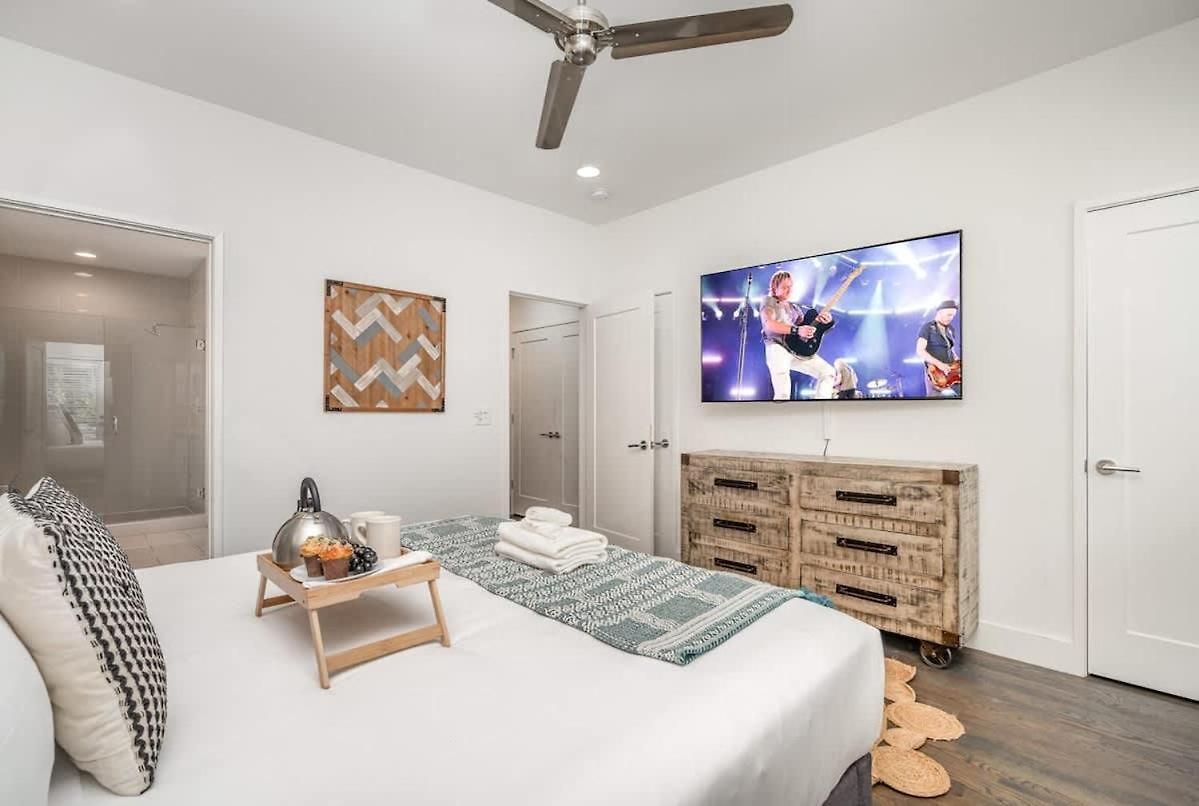 Double Time - Ping-pong Table - Mins To Germantown *