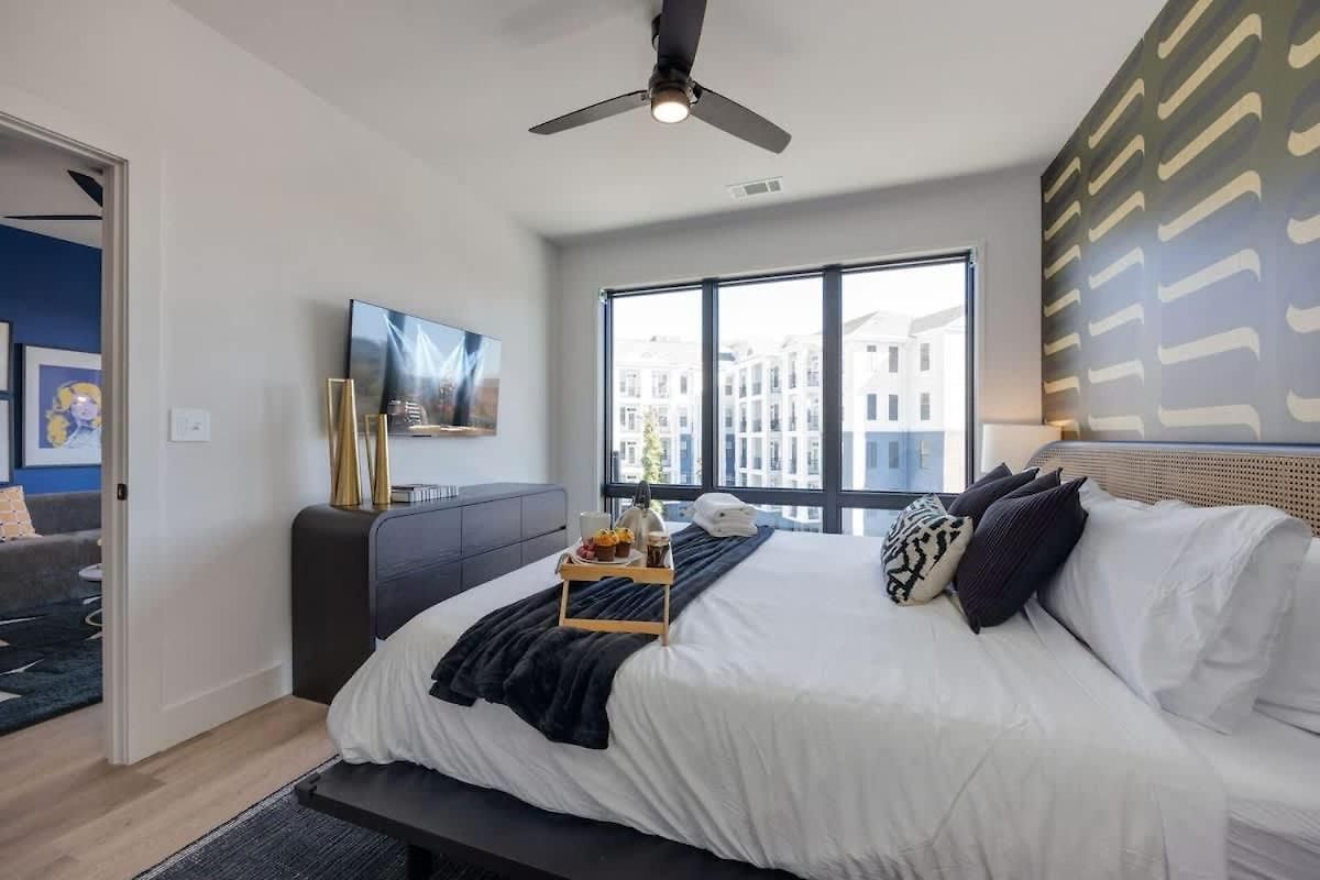 Twin Notes - Odyssey - 2 Units - Mins To Broadway