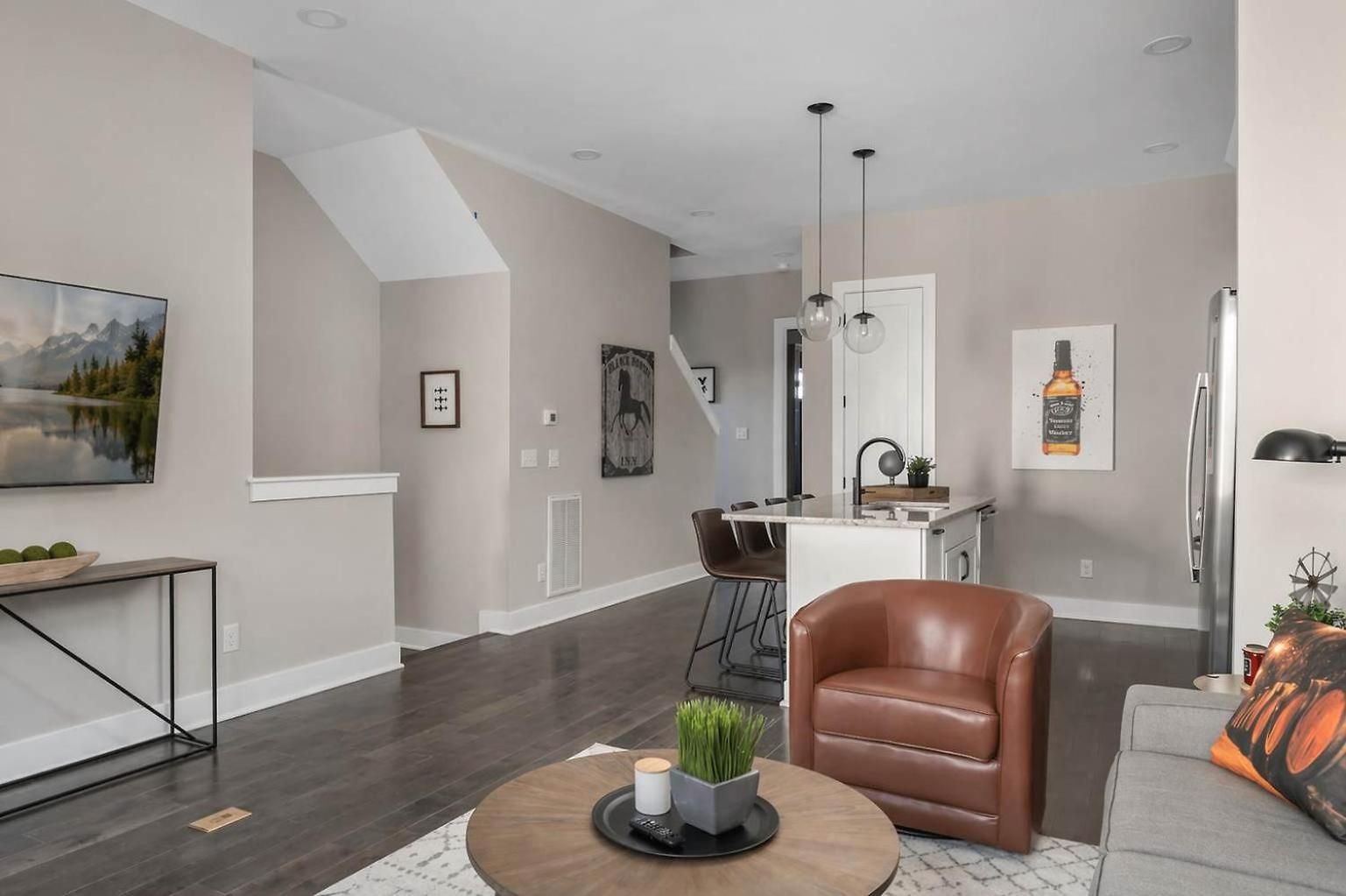 Brand New Side By Side Homes - Sleeps 24 Guests Holiday home Nashville