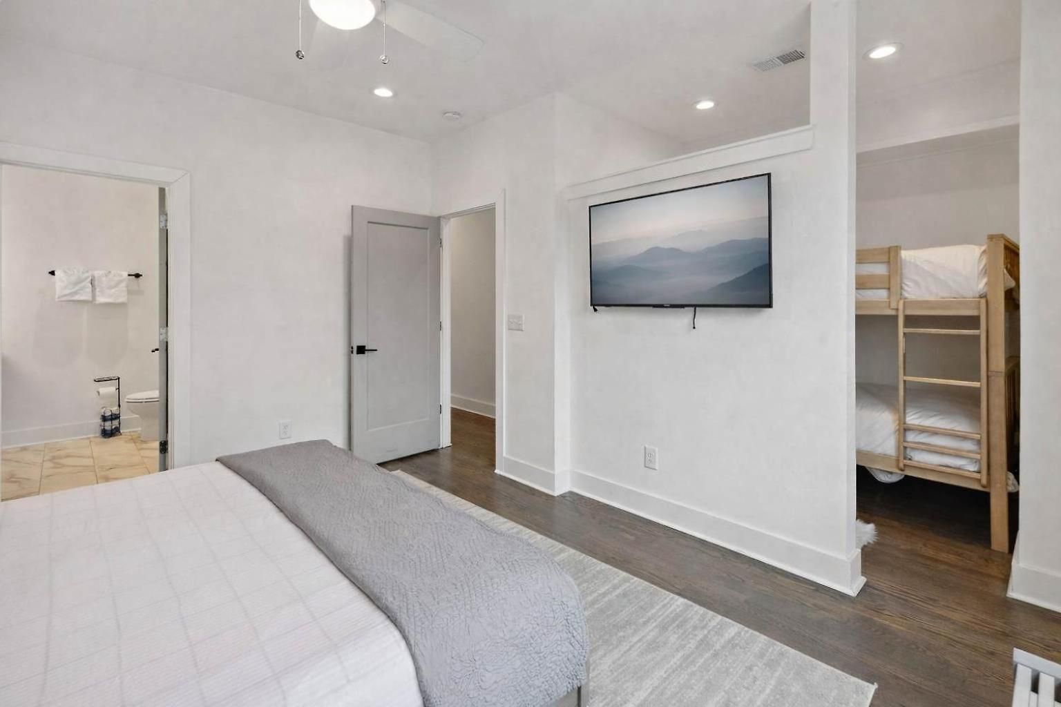 West End Oasis'- 2 Side By Side Homes - Patios Holiday home *