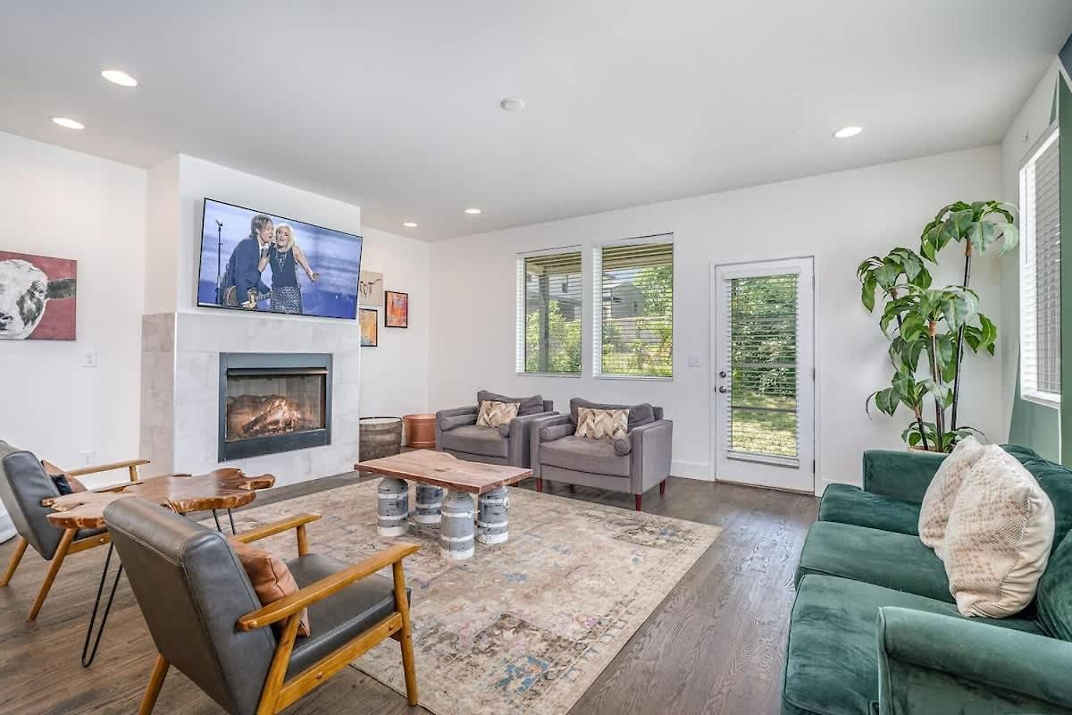 Hurst House - 4 Stylish Homes - Mins To Germantown Holiday home *
