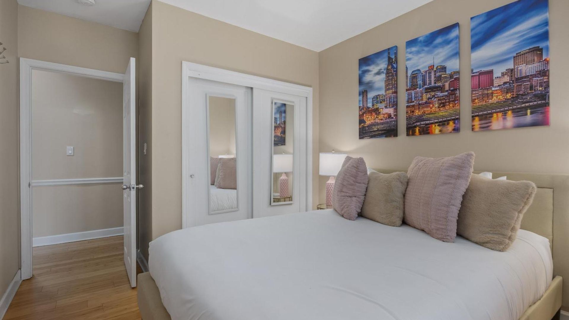 Of Downtown Nashville! Apartment *