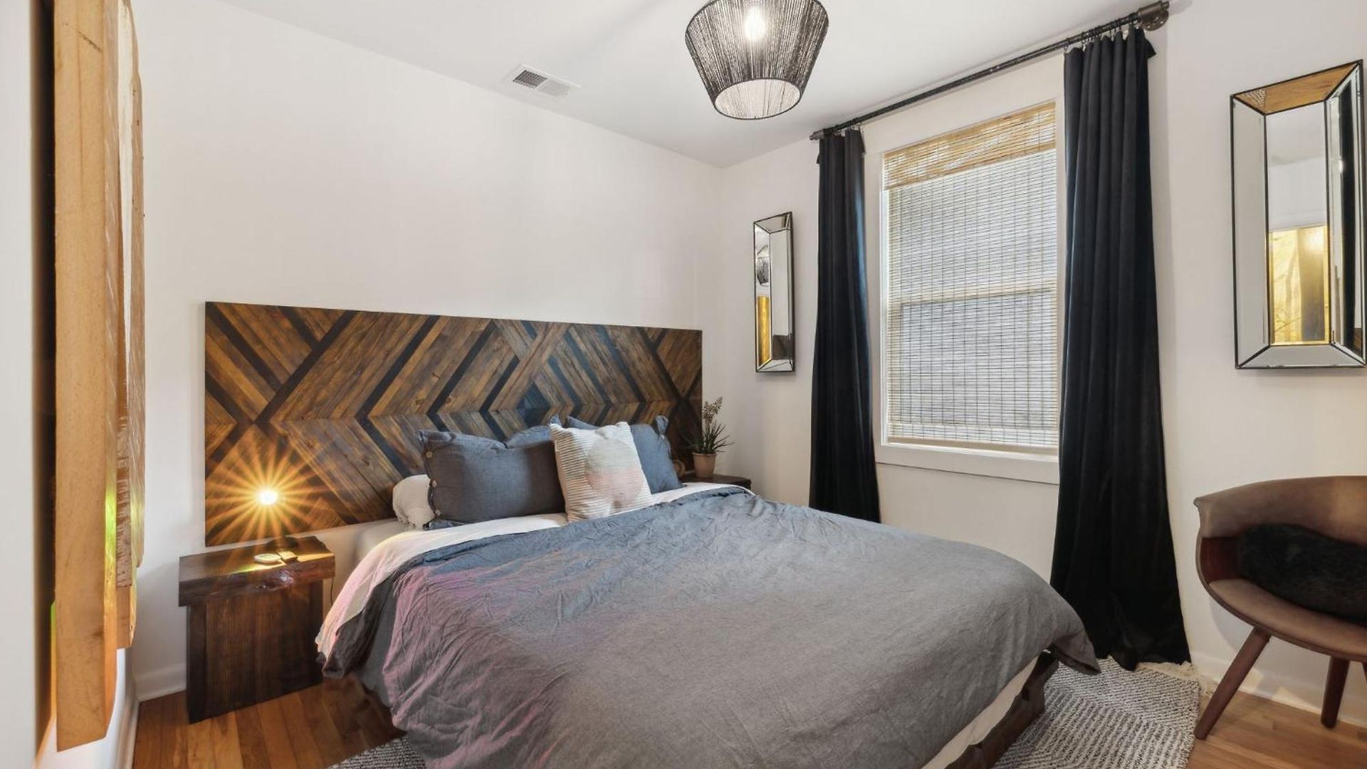 Vibey Unit In Duplex Apartment Nashville