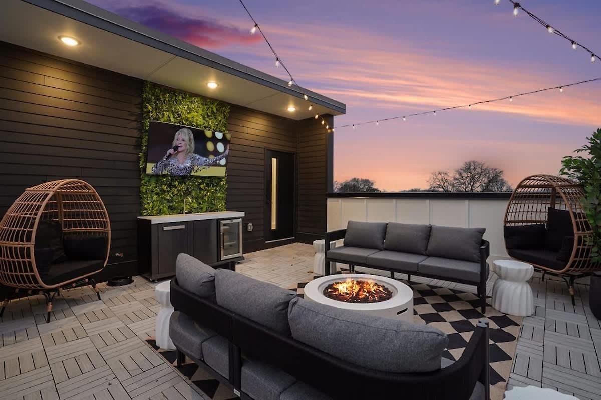 Holiday home Halo-rooftop Patio & Game Room-mins To Broadway *