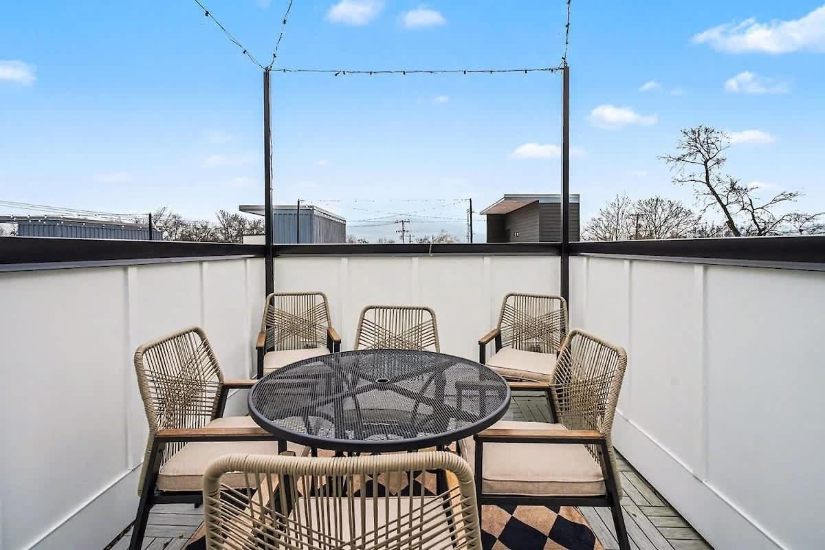 Holiday home Halo-rooftop Patio & Game Room-mins To Broadway *
