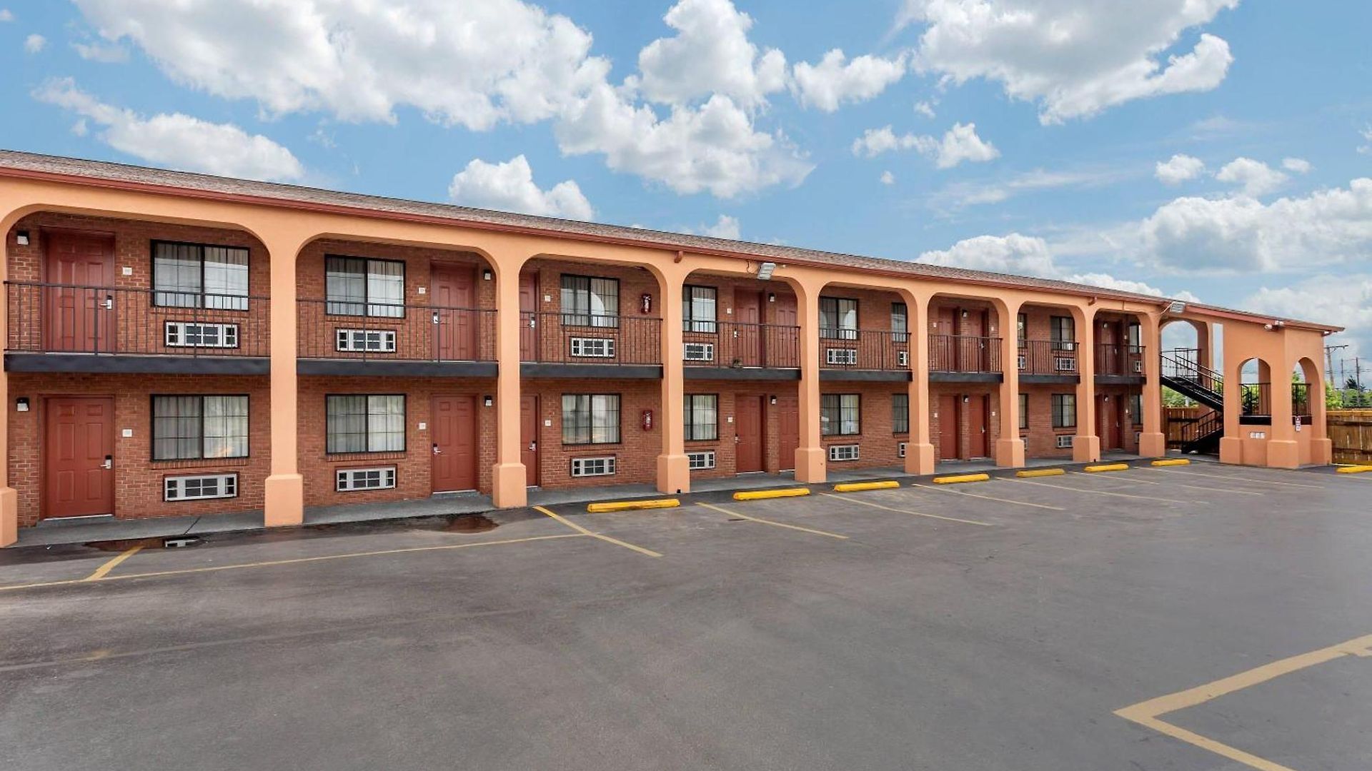 Econo North 3* Nashville
