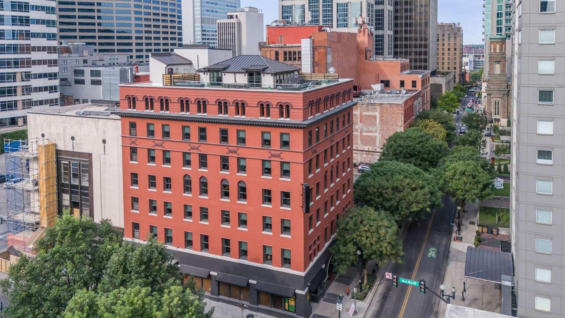 Apartment Honky Tonk 6 Bedroom By Maddox *