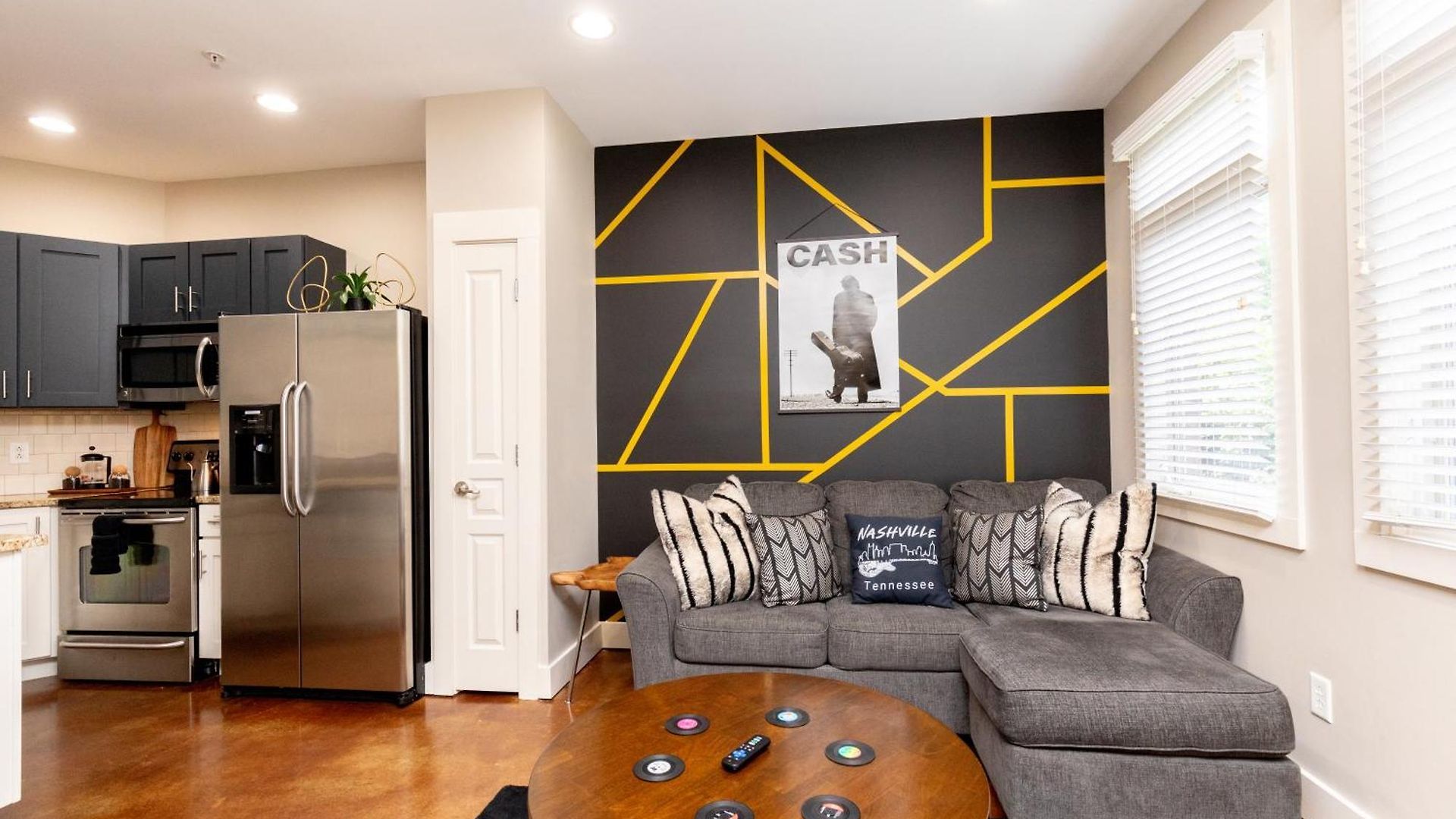 The Johnny Cash - Music Row District - Free Garage Parking - King Bed * Nashville