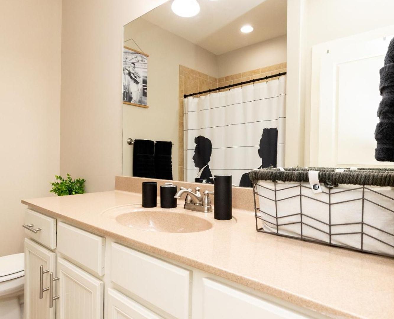 Apartment The Johnny Cash - Music Row District - Free Garage Parking - King Bed Nashville