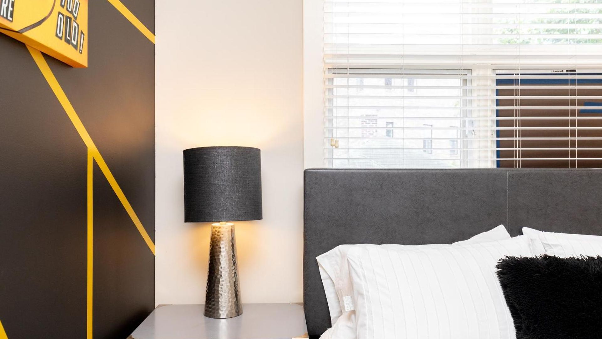 The Johnny Cash - Music Row District - Free Garage Parking - King Bed Apartment Nashville