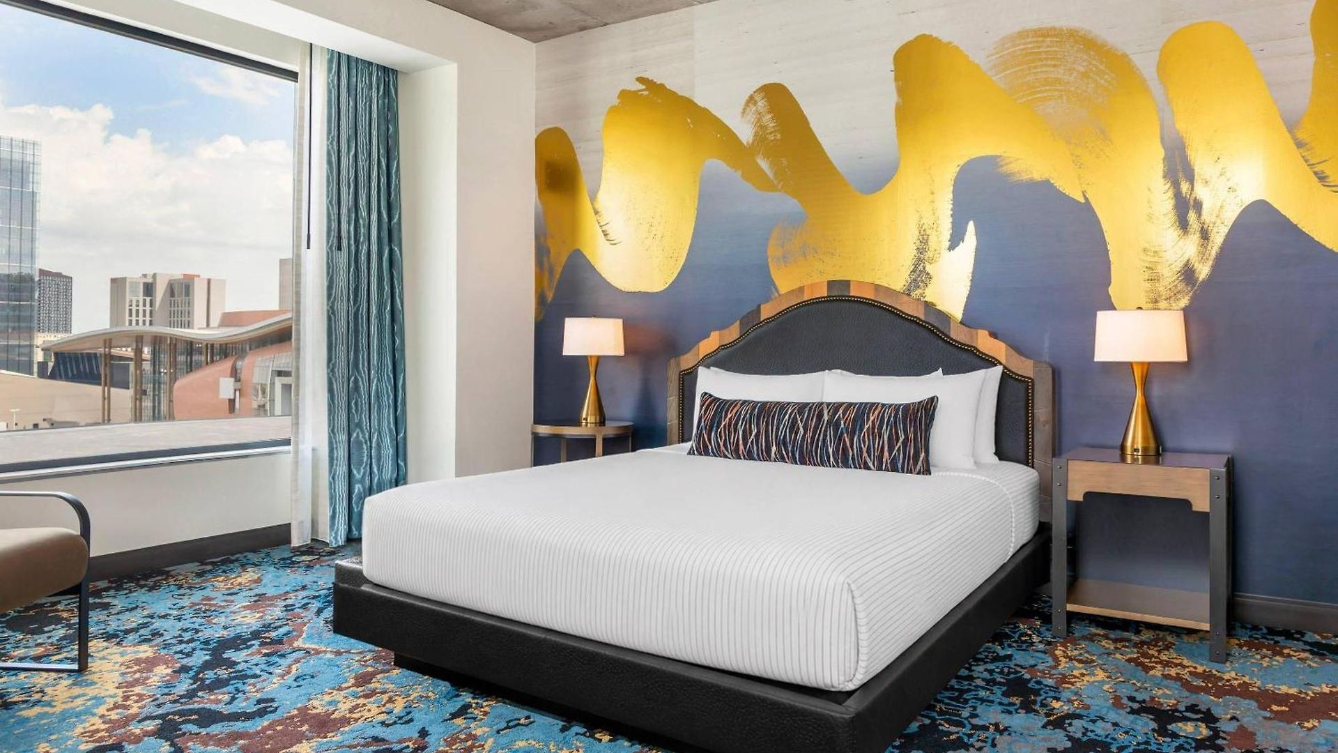 Cambria Downtown Hotel 4*