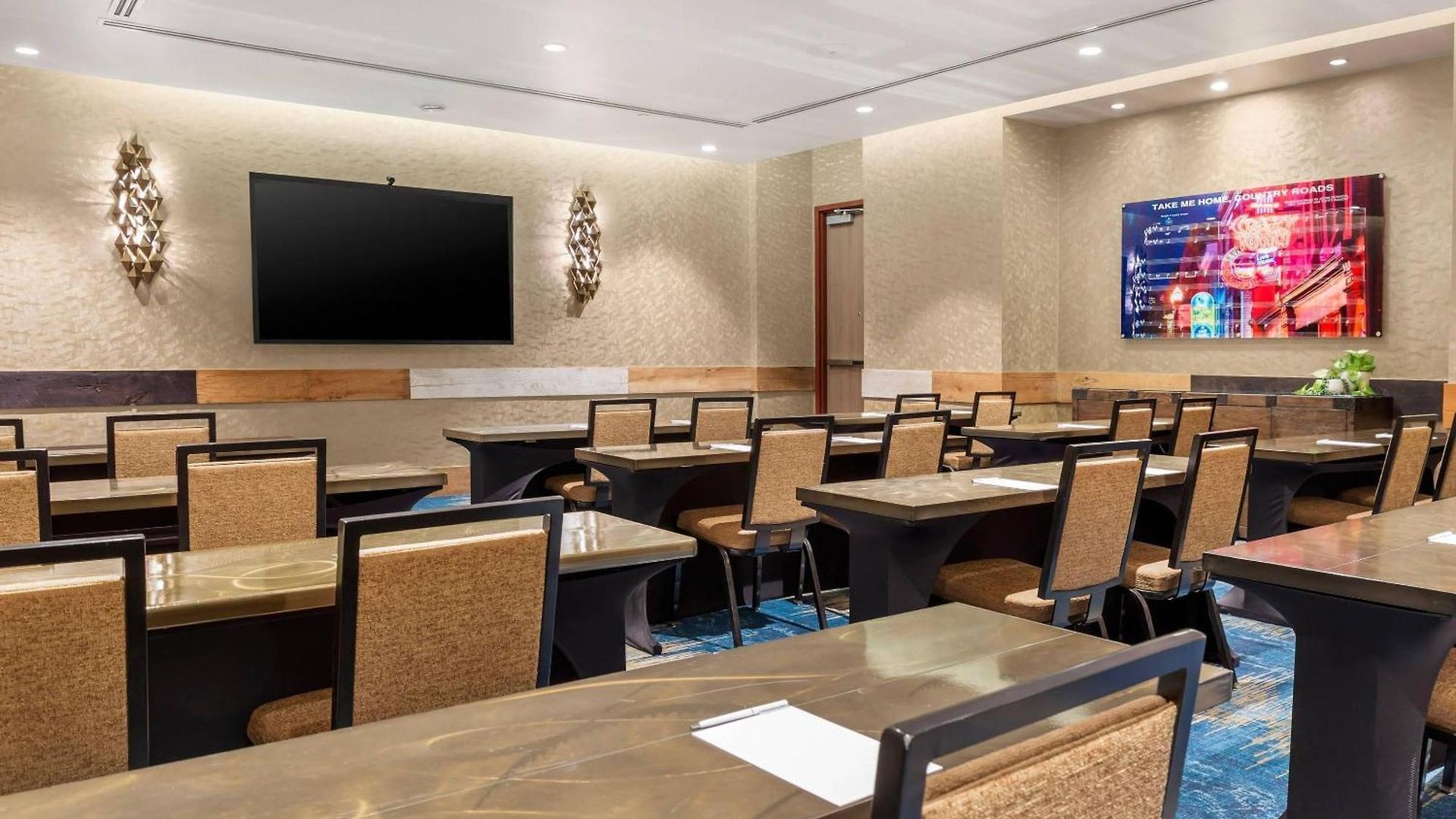 Hotel Cambria Downtown