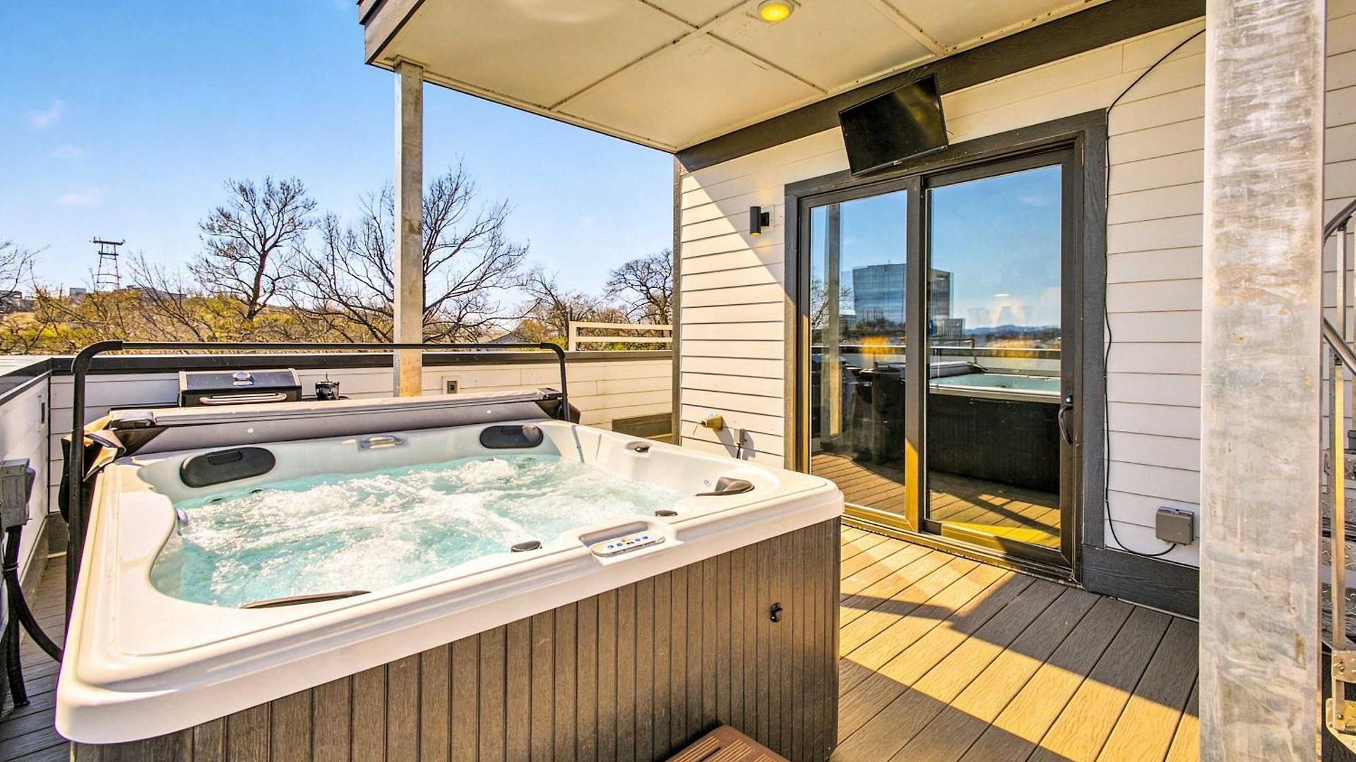 Luxury Retreat: Rooftop Hot Tub Double Deck & Game * Nashville
