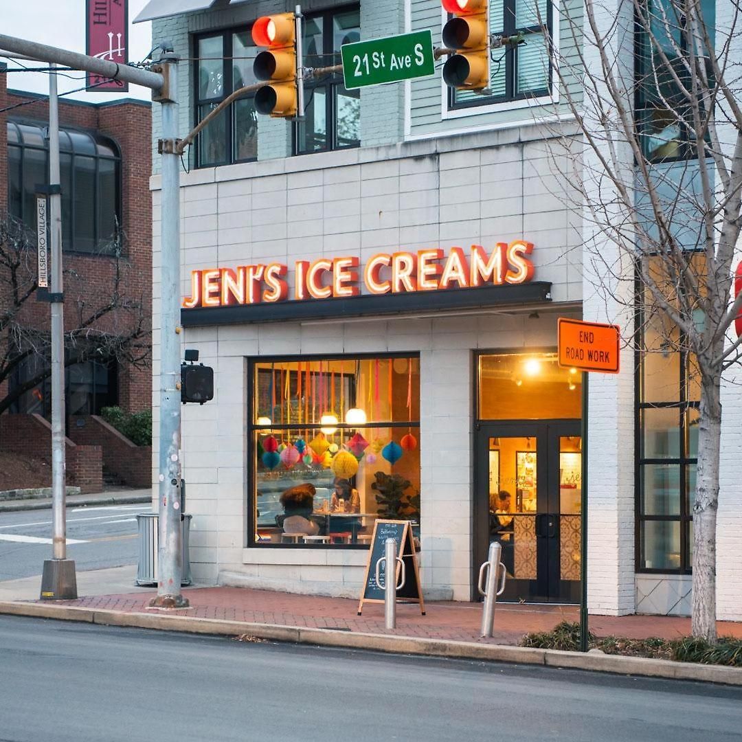 Luxury Hillsboro Village Rooftop Retreat Sleep 12 W Chef S Kitchen Smart Tvs & Garage Walk To Vanderbilt Pancake Pantry & Boutique Shopping Minutes To Broadway 12 South & The Parthenon 24 7 Hospitality Nashville