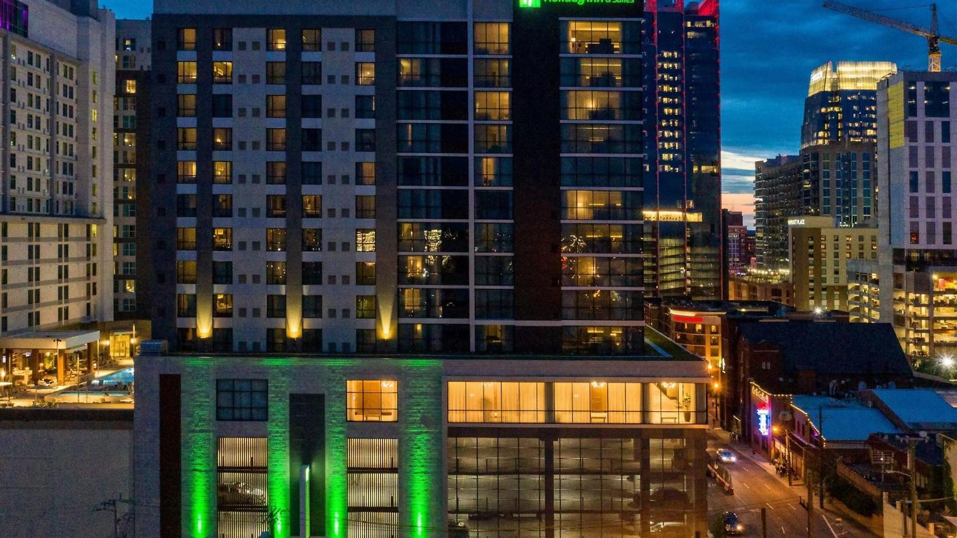 & Downtown - Broadway By Ihg