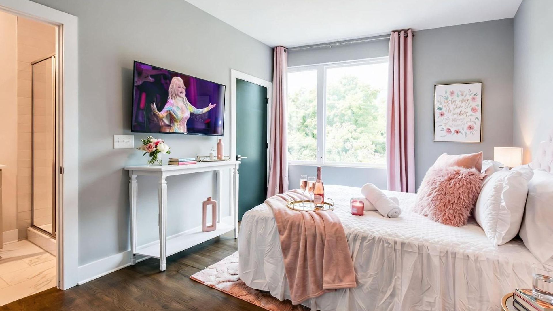 New Dollys Dream 12 Beds Downtown Nash Opry Karaoke Holiday home Nashville