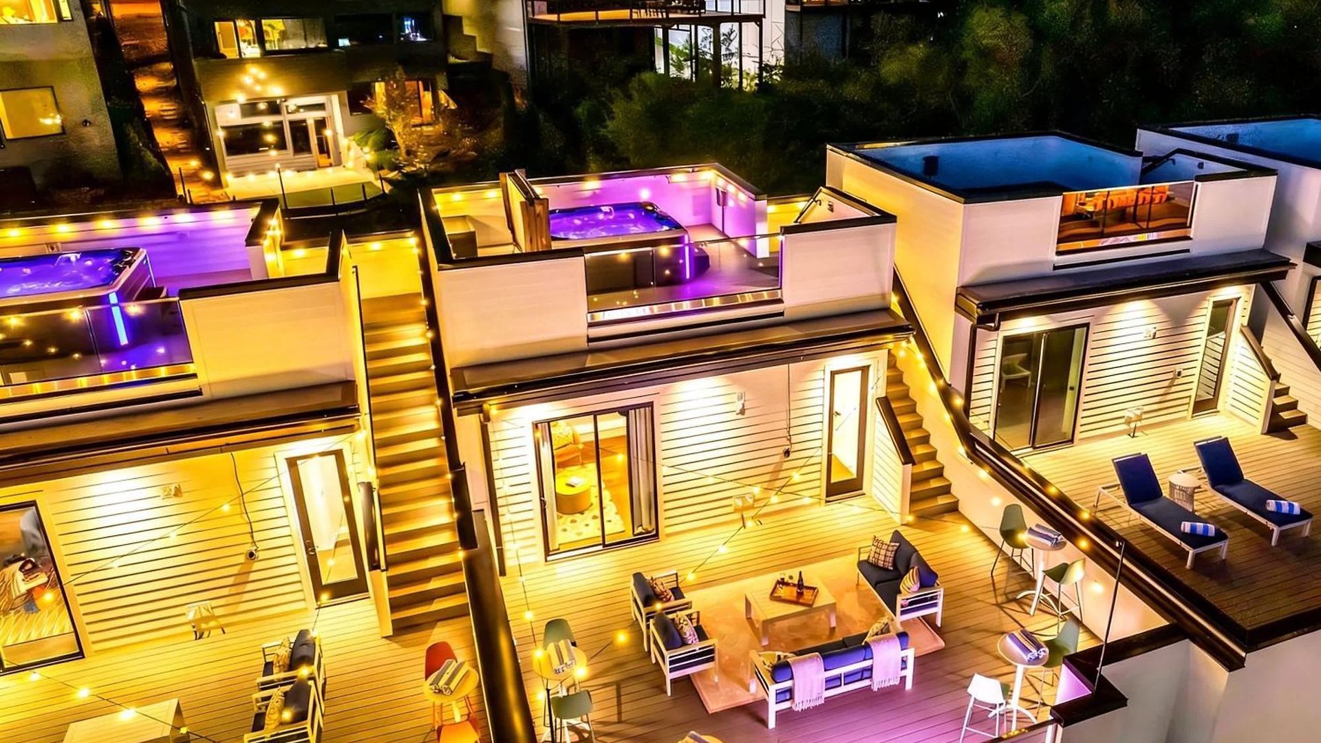New Nash Eras - 15 Beds - Hot Tub On Rooftop Deck Holiday home Nashville