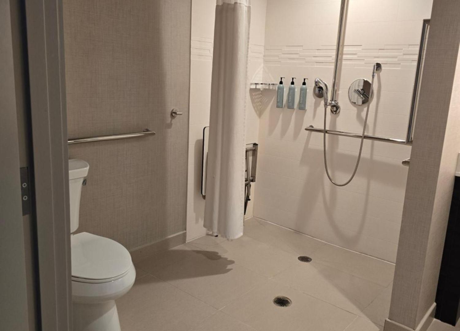 By Marriott Metro Center Hotel 3*