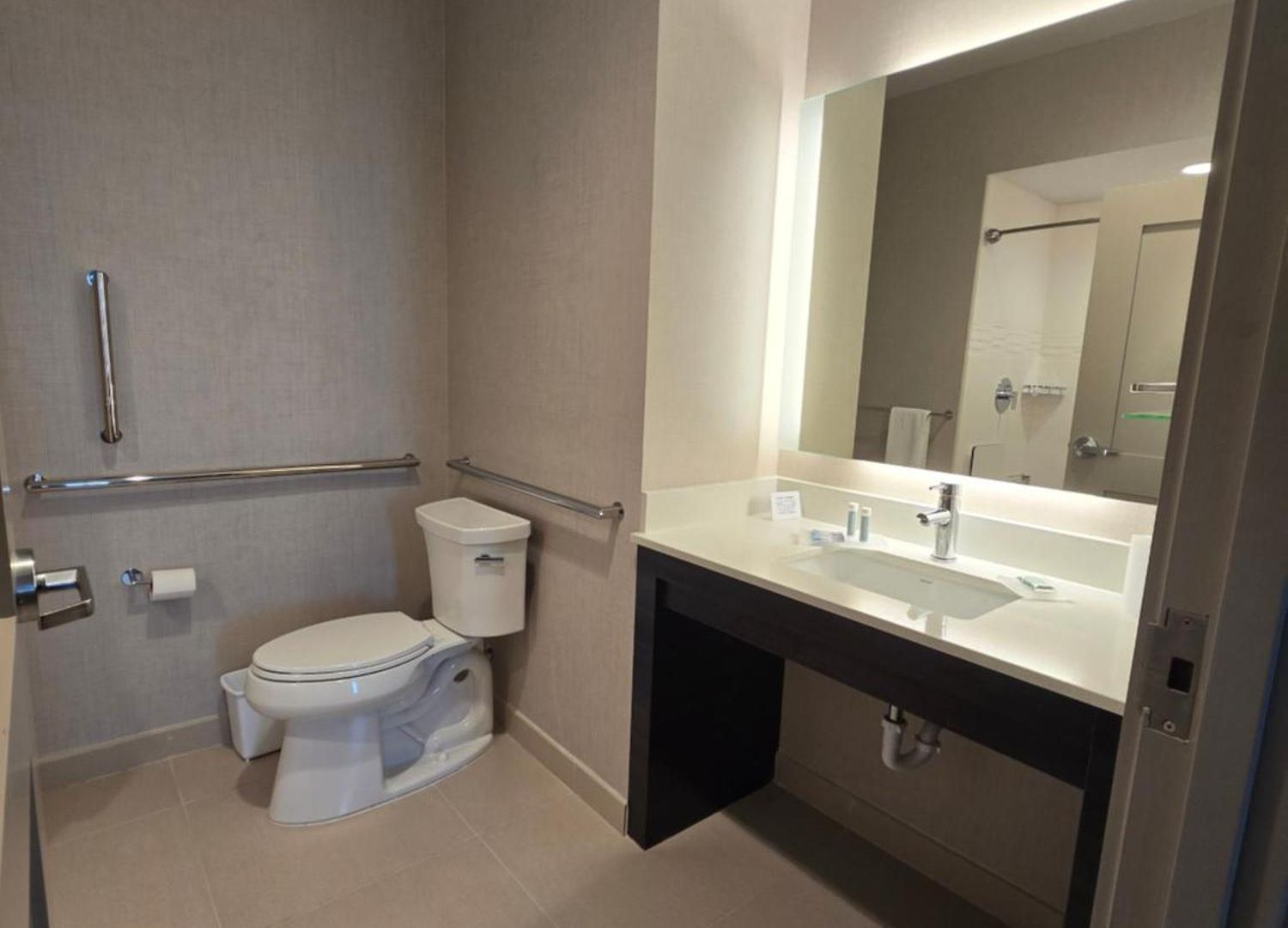 By Marriott Metro Center 3* Nashville