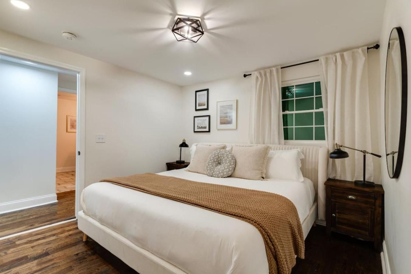 East One Level With Big Yard * Nashville