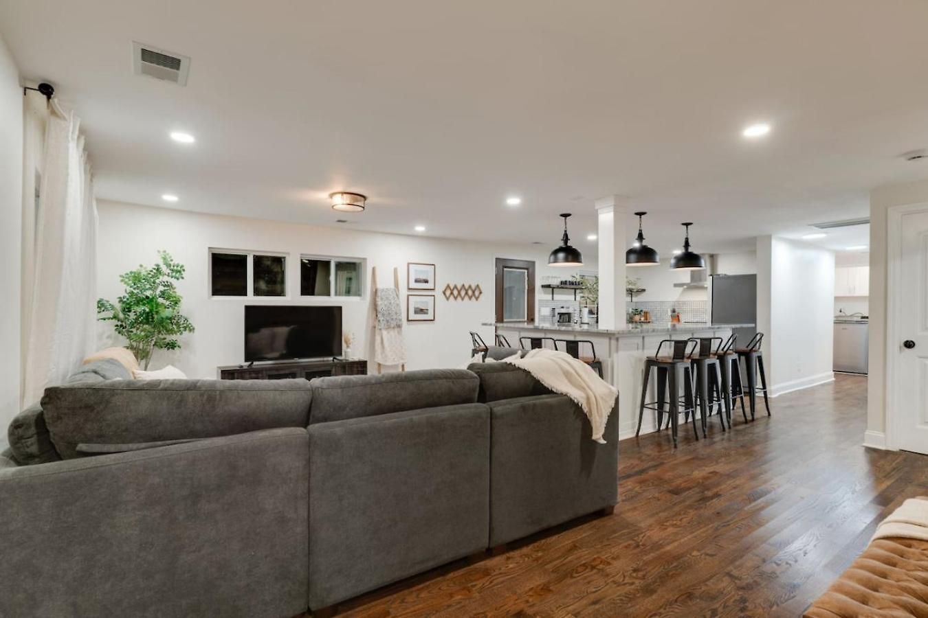 Holiday home East One Level With Big Yard