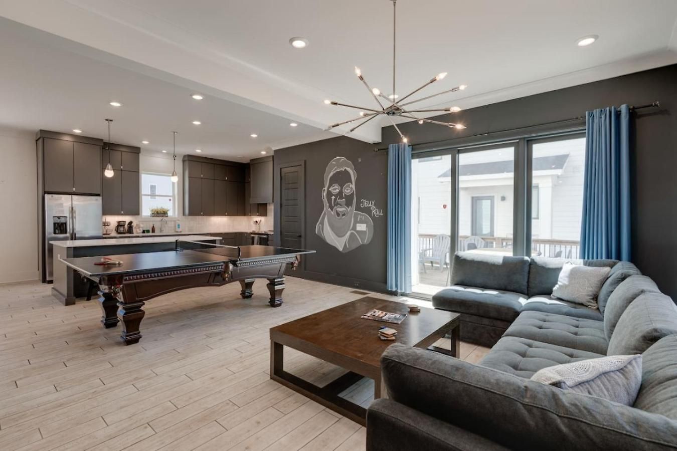 The Mural House, 11 Bed Group Hq ,near The Gulch