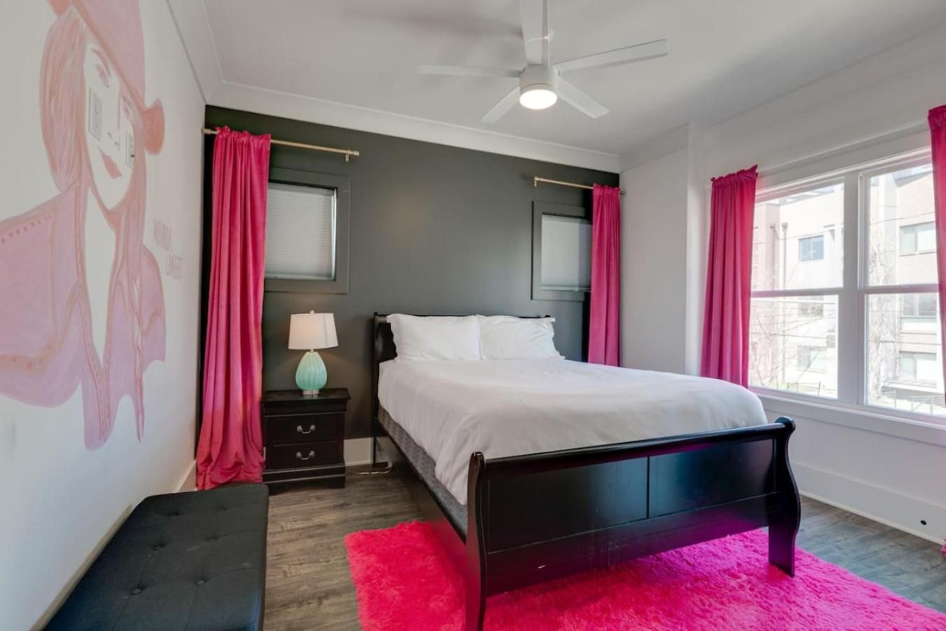 The Mural House, 11 Bed Group Hq ,near The Gulch
