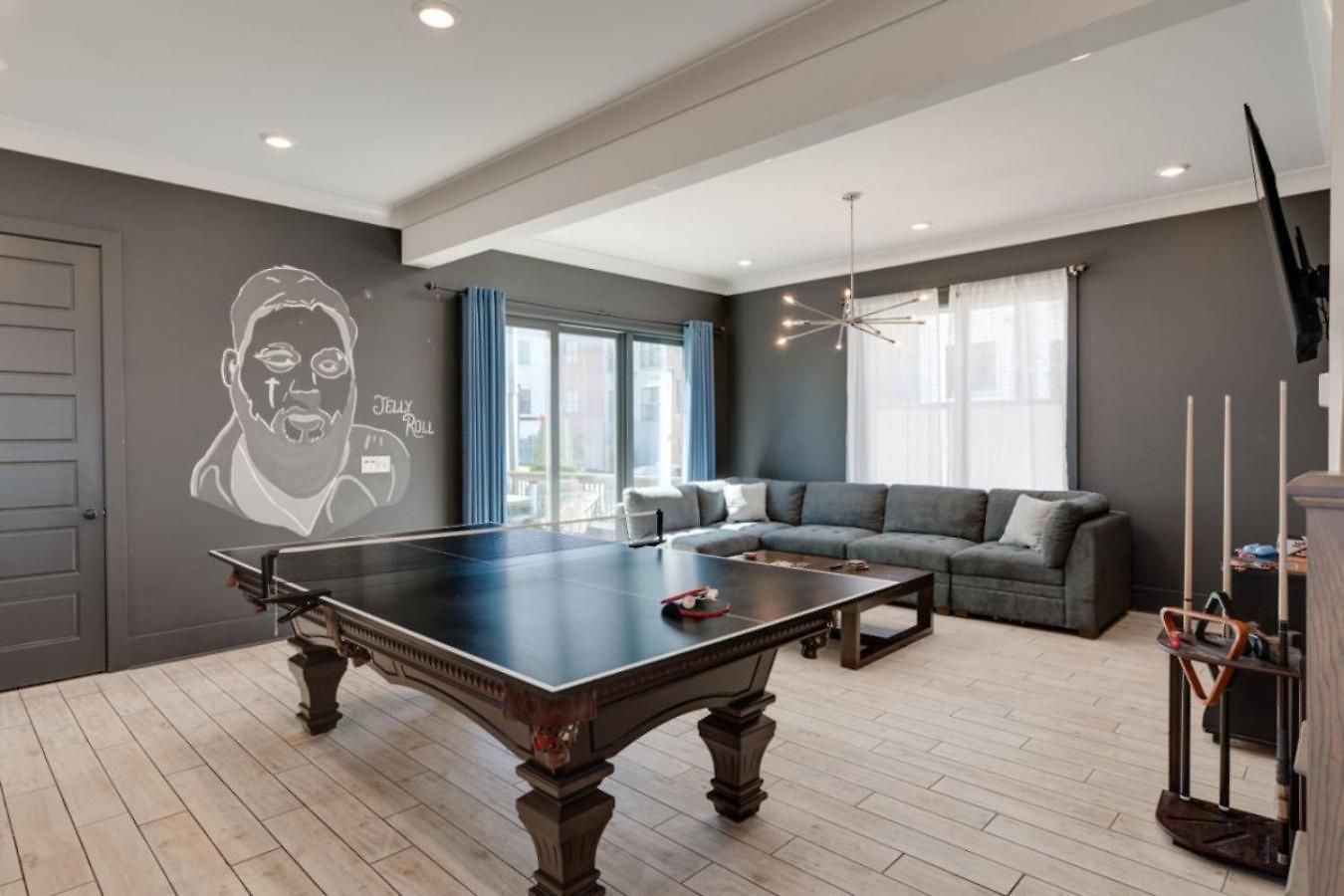 The Mural House, 11 Bed Group Hq ,near The Gulch *