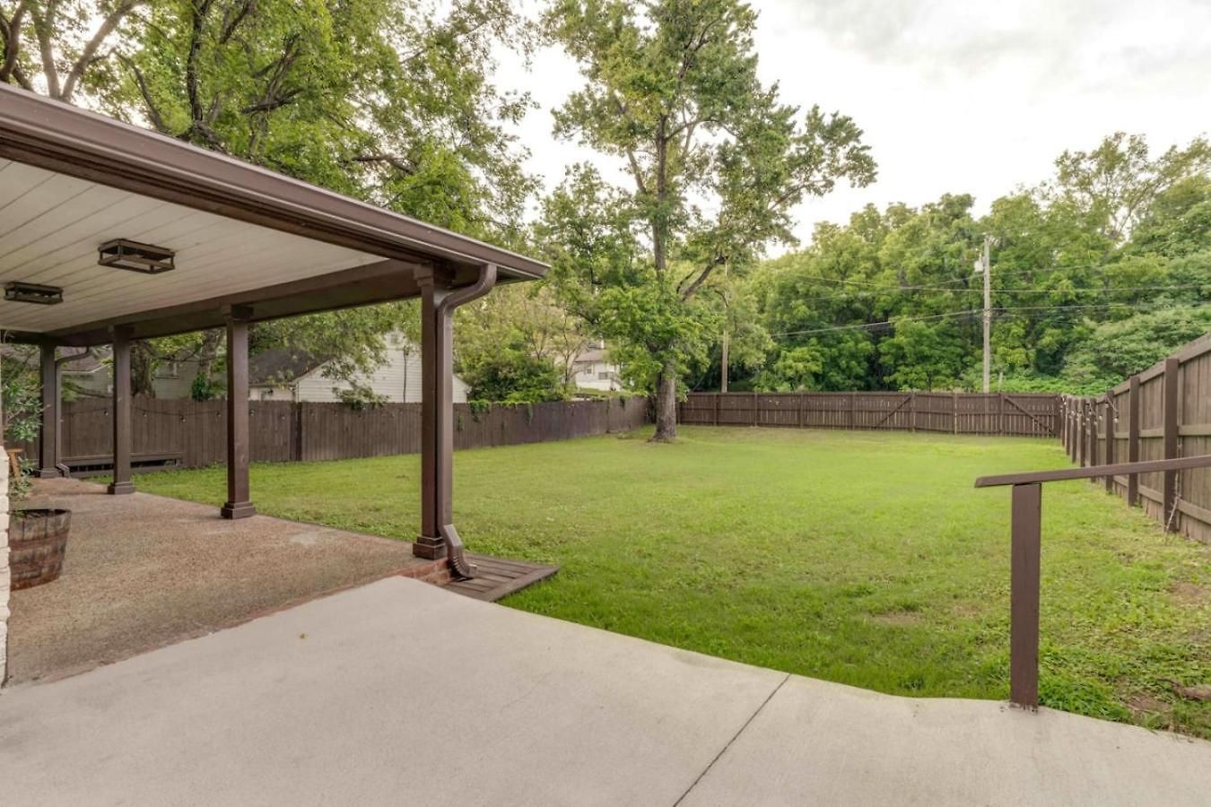 Holiday home East One Level With Big Yard *