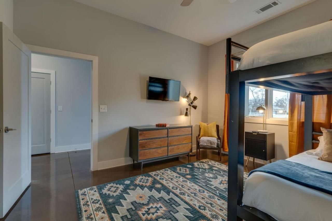 Luxury Townhome! Rooftop-game Room! Near Broadway! * Nashville