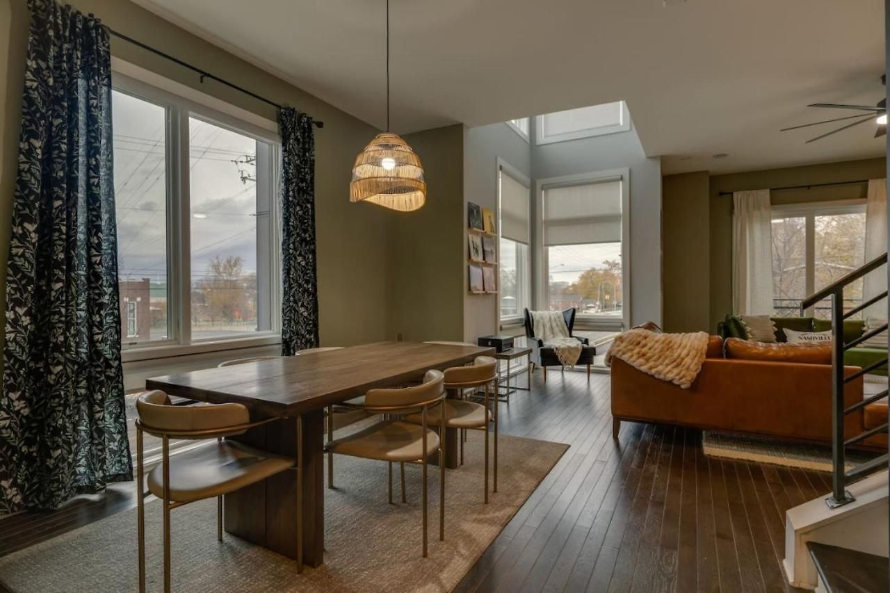 Holiday home Luxury Townhome! Rooftop-game Room! Near Broadway! *