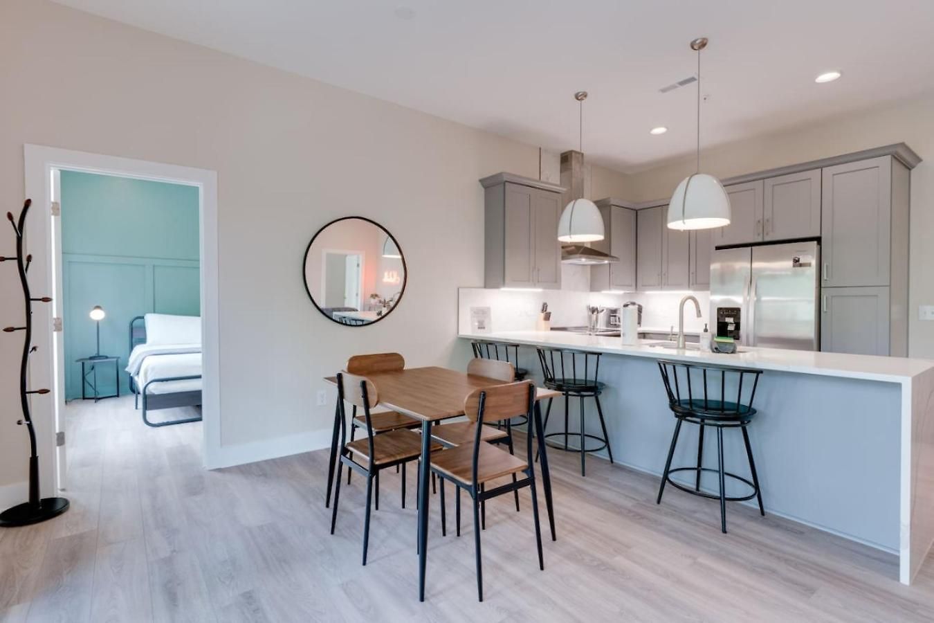 Apartment Prime West End 2br W, Sauna And Balcony Near Vandy!