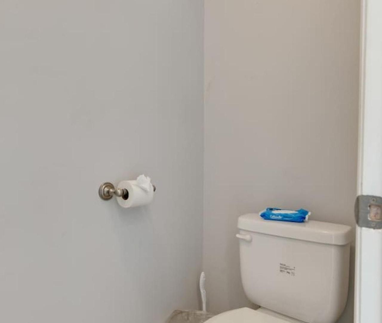 Prime Location With Balcony Near Broadway And Golf