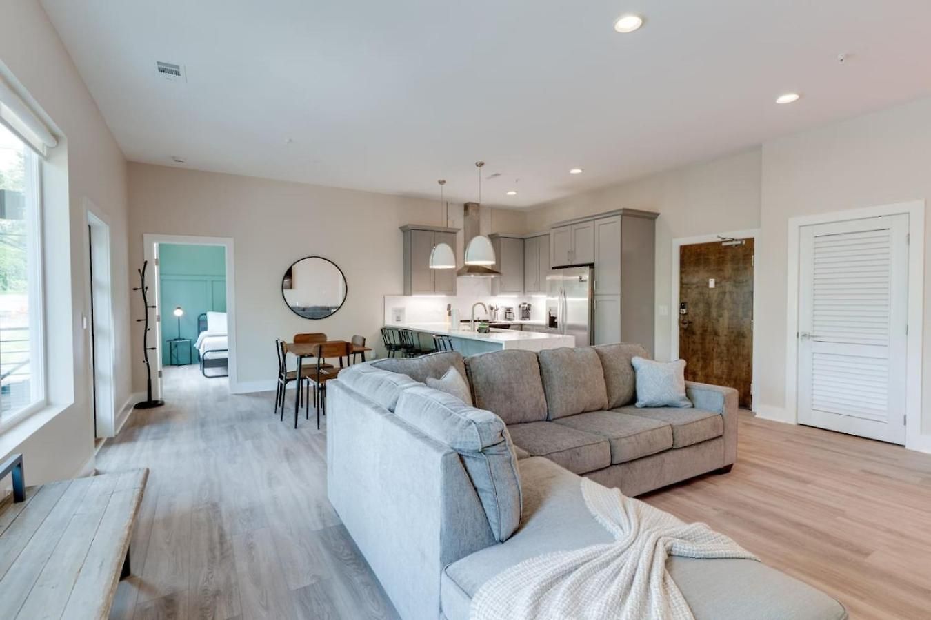 Prime West End 2br W, Sauna And Balcony Near Vandy! Nashville