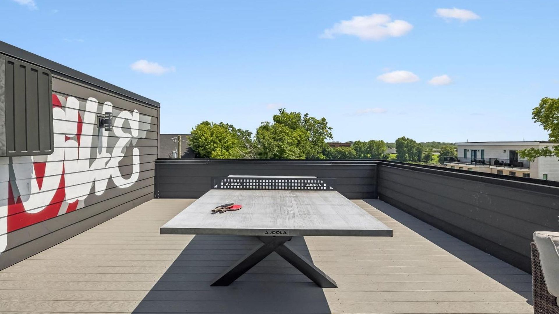 Stylish Multi-level Retreat Rooftop & Pool Table * Nashville