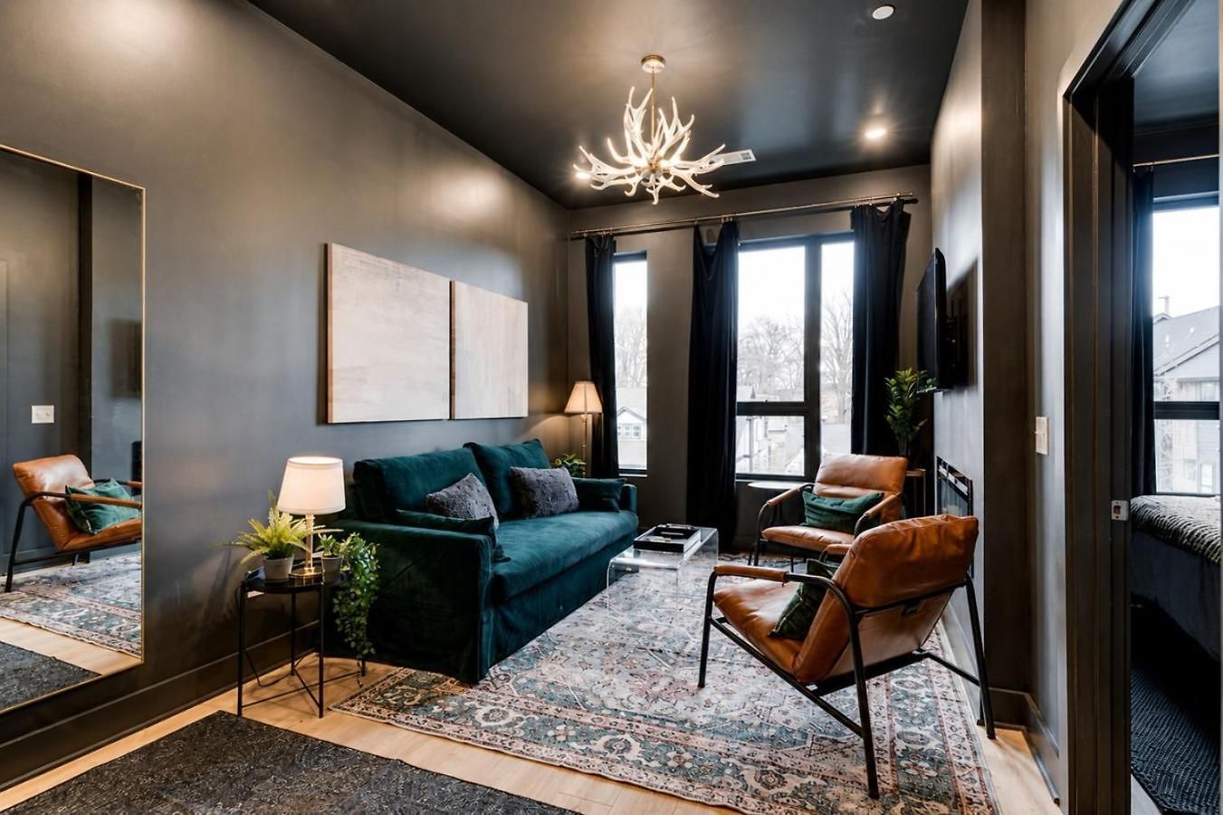 Spacious Floor Sleeps 6 * Nashville