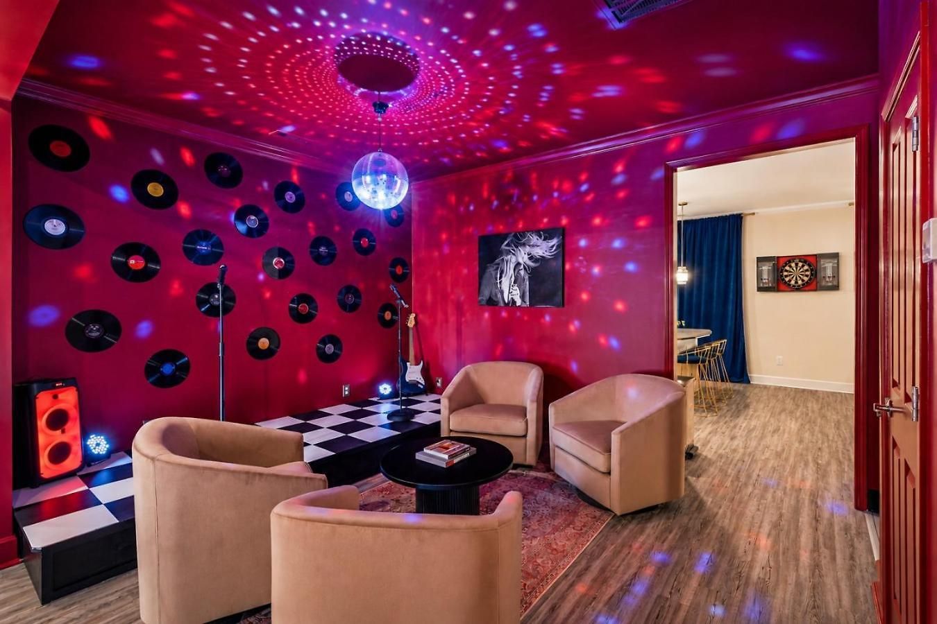 Funtastic 4 Bdr In The Nations Holiday home Nashville