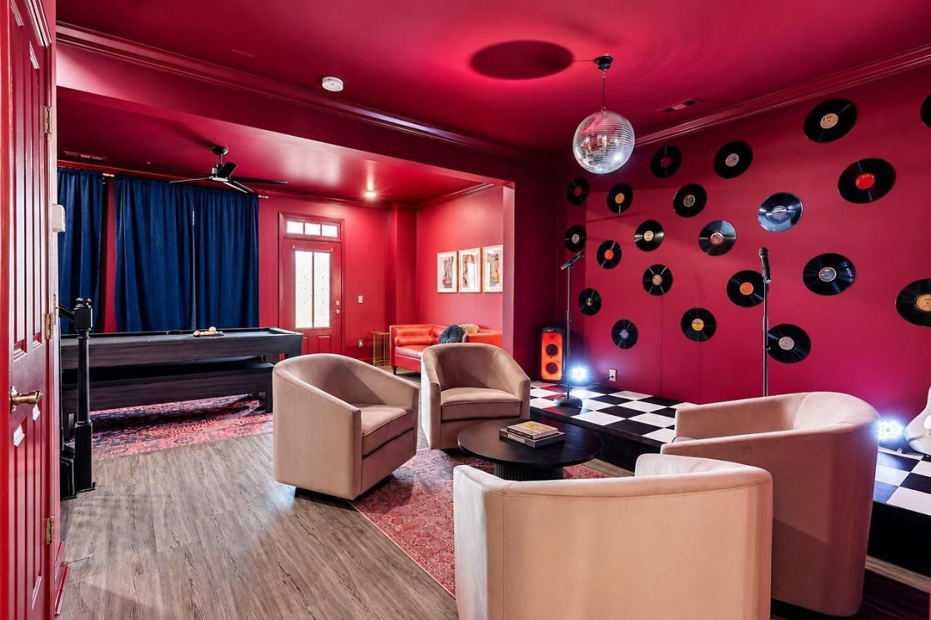 Funtastic 4 Bdr In The Nations Holiday home Nashville