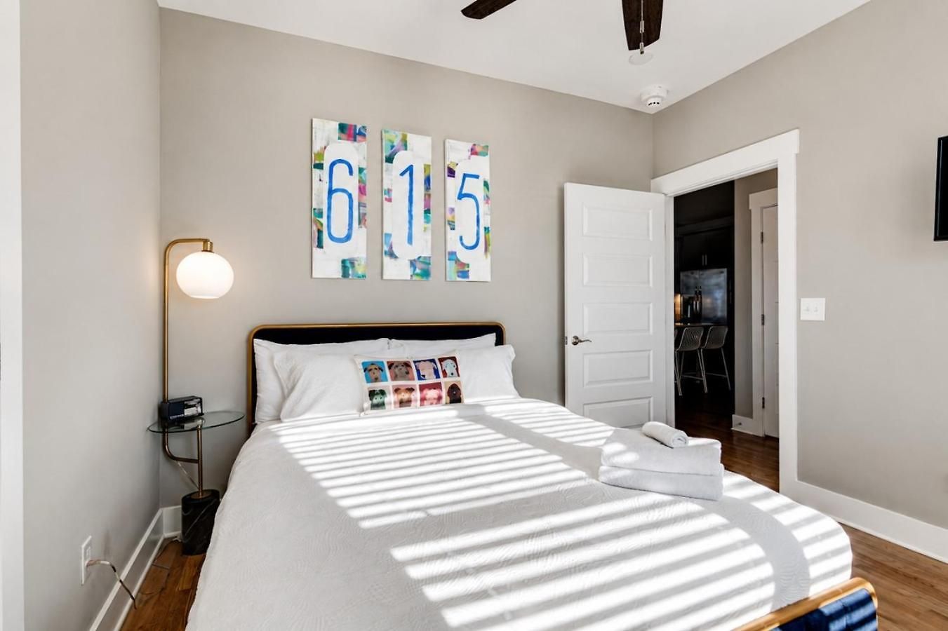 Nations Sky Retreat 2br Private Rooftop Views *