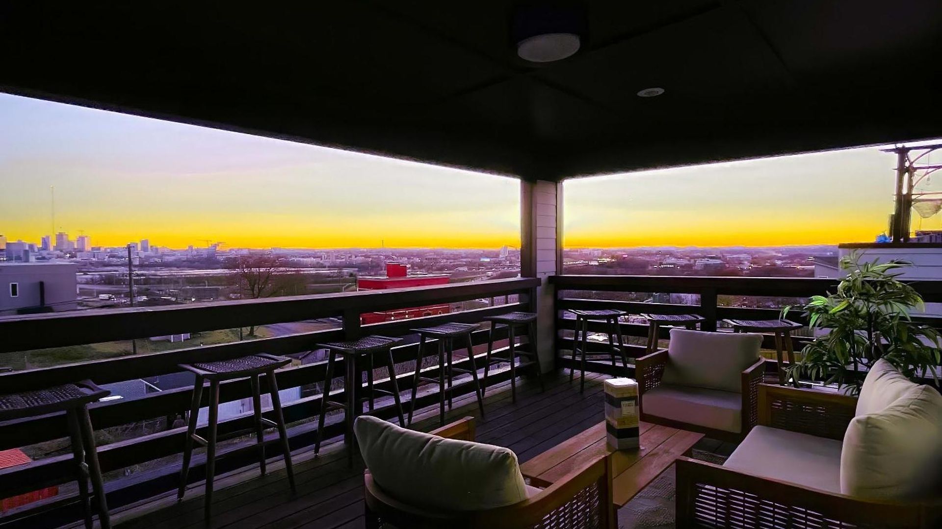 Holiday home Luxe Pool Hot Tub & Game Downtown