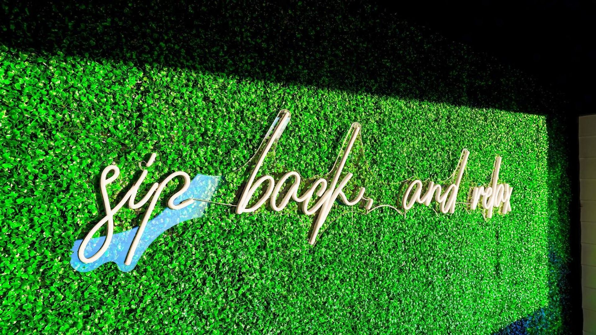 Luxe Pool Hot Tub & Game Downtown Nashville