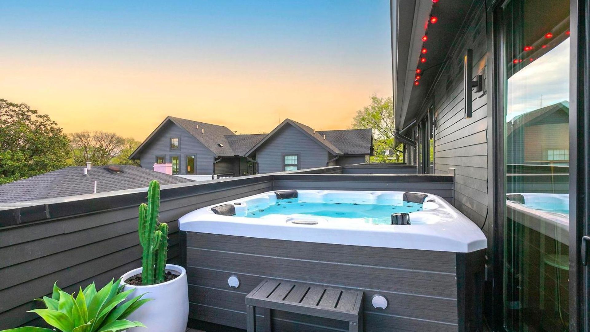 Giddy Up Rooftop Hot Tub, 4 King Suites, Near Dt *