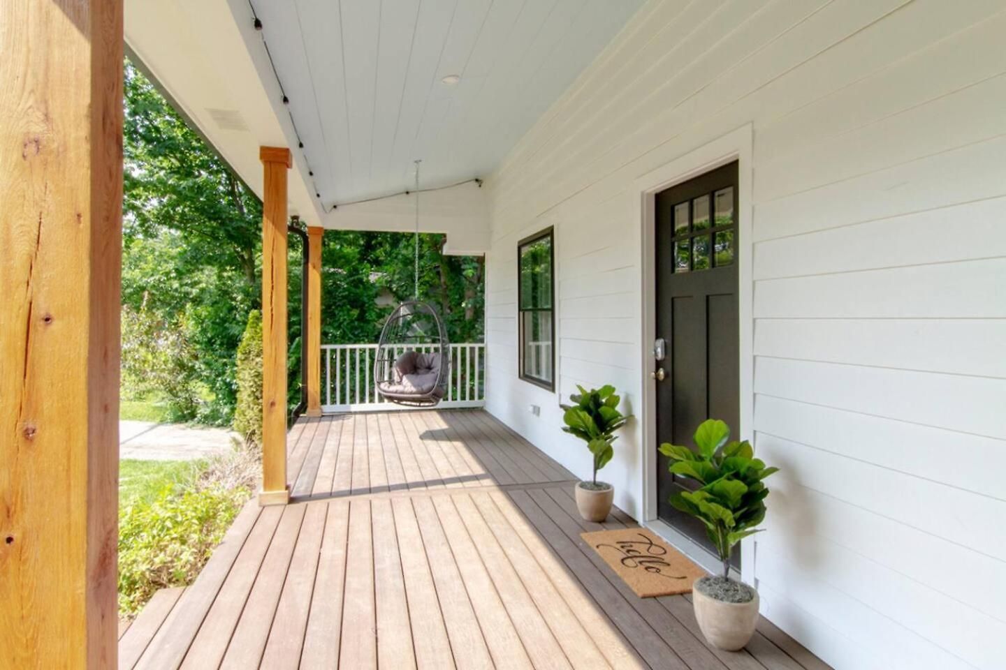 Nashoasis 10 Min To Dt, Gameroom, Huge Yard Holiday home