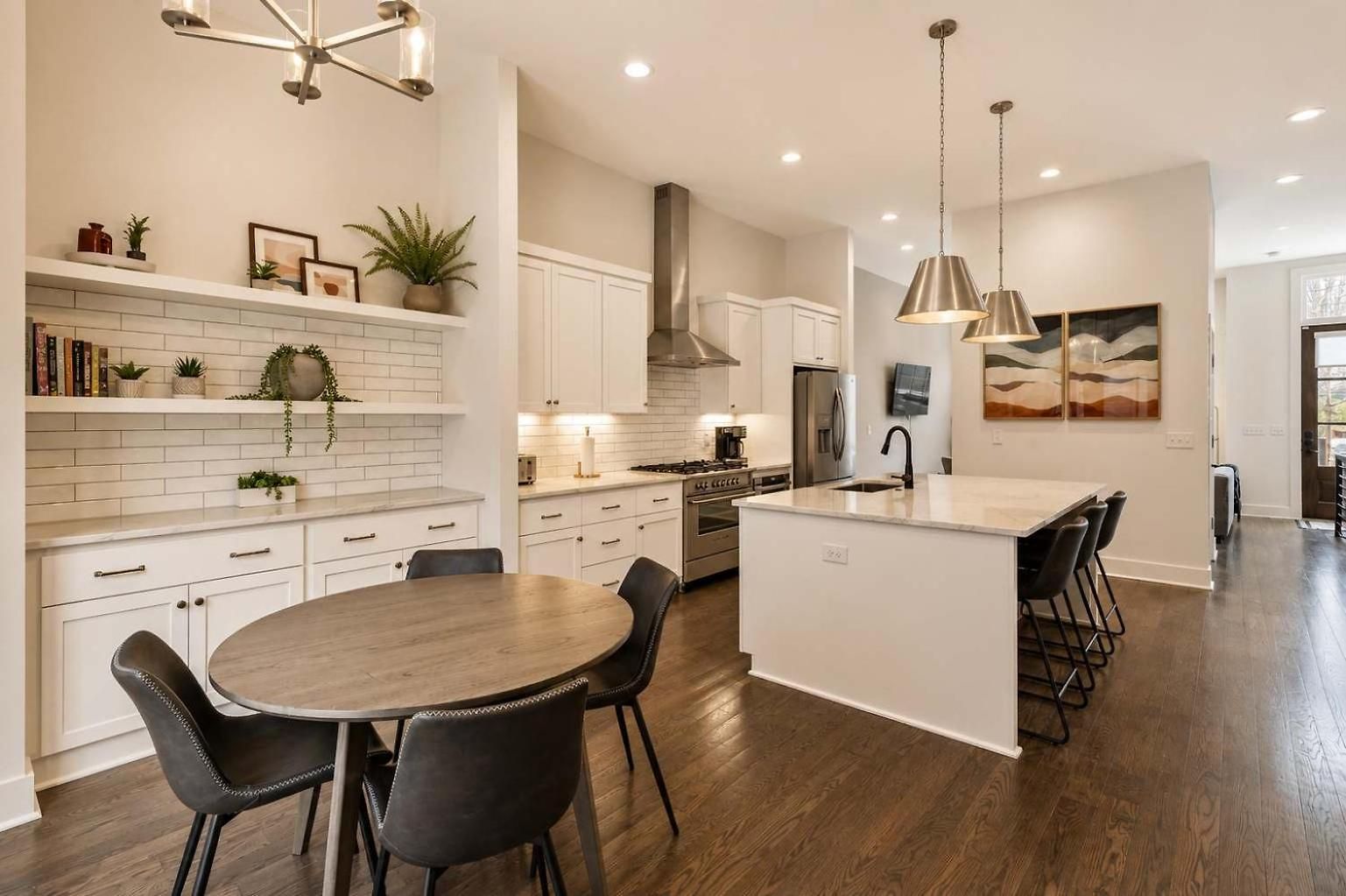 Holiday home Modern West End Oasis Rooftop Views Nashville