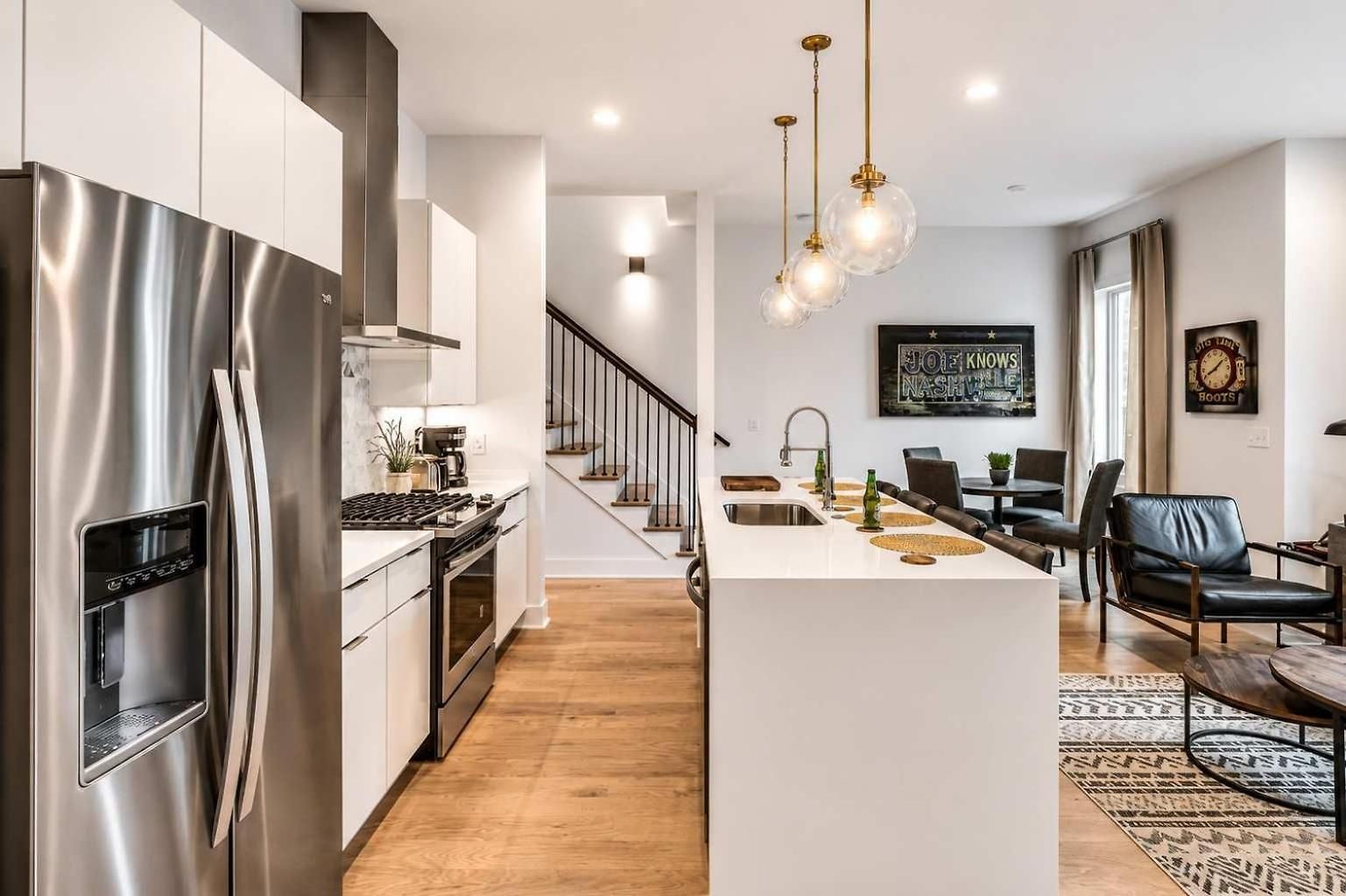 Holiday home Scovel Row Retreat-rooftop Views Near Broadway *