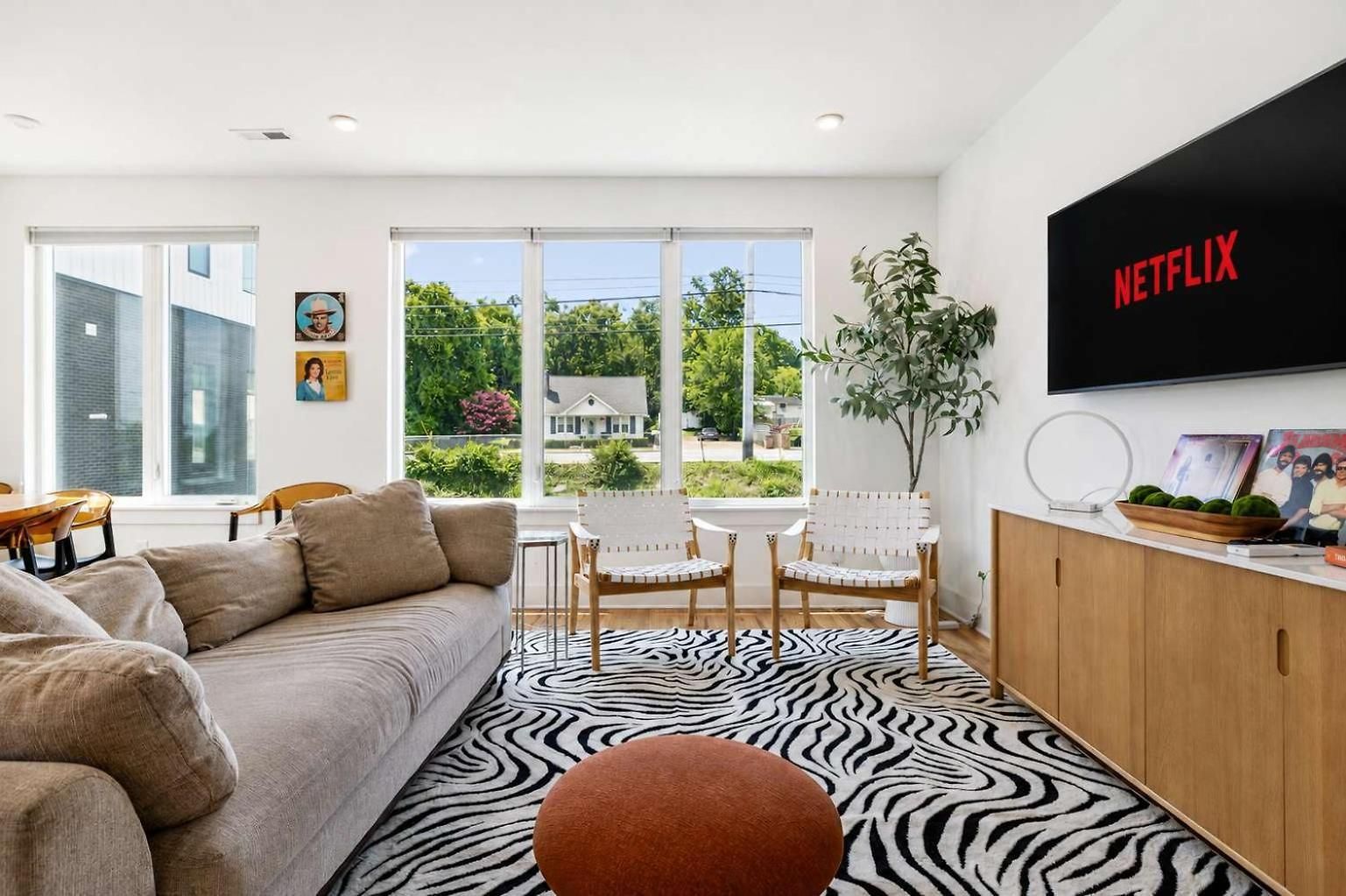 Holiday home Townhouse With Rooftop & Modern Comfort *