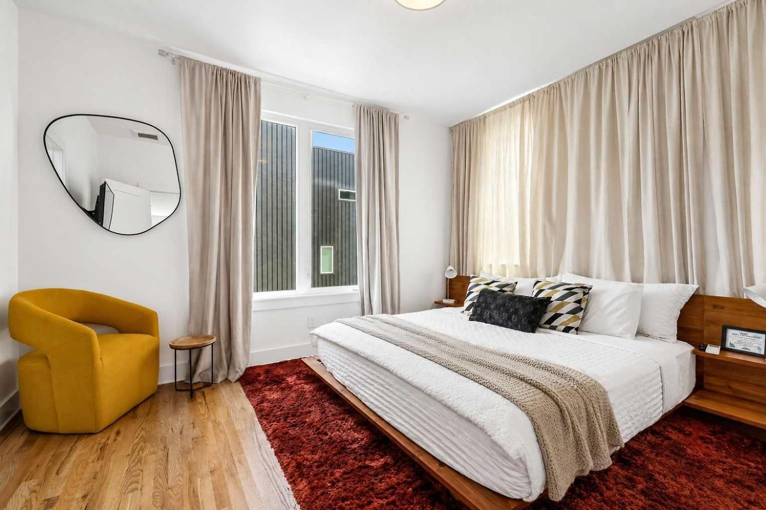 Holiday home Townhouse With Rooftop & Modern Comfort *