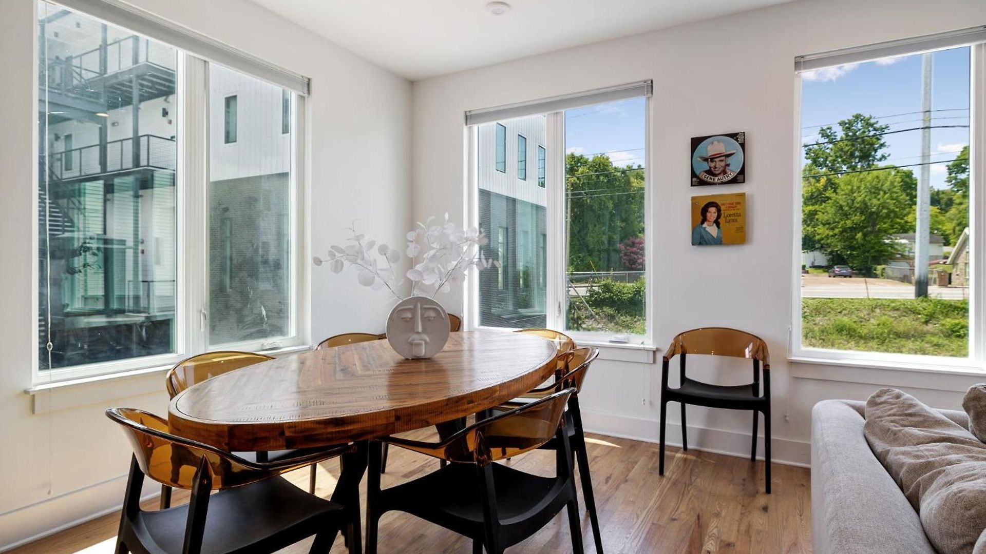 Townhouse With Rooftop & Modern Comfort Holiday home *