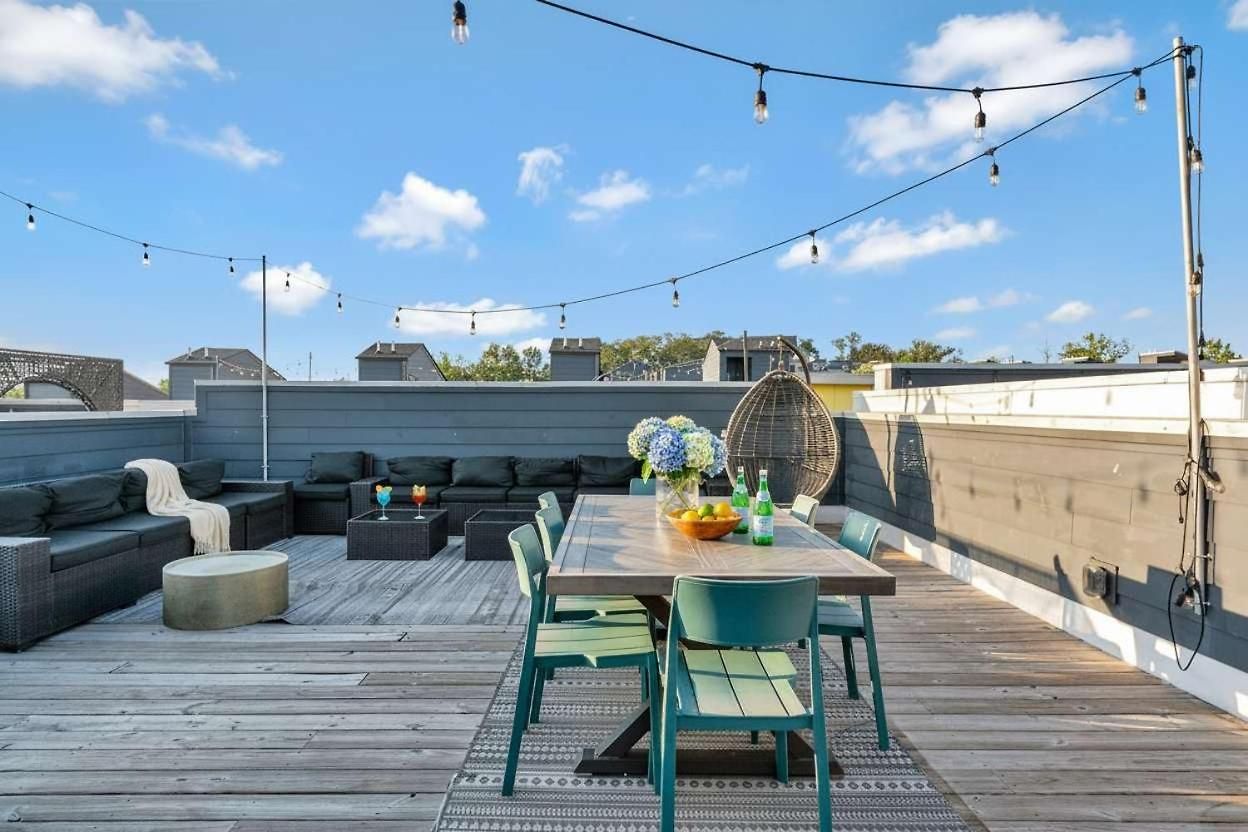 Holiday home Rooftop Deck 2 Car Garage Near Downtown