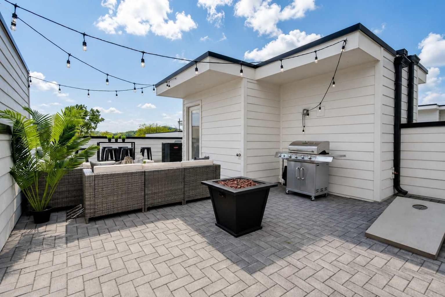 Two Luxe Nash Homes Rooftop Vibes Holiday home Nashville